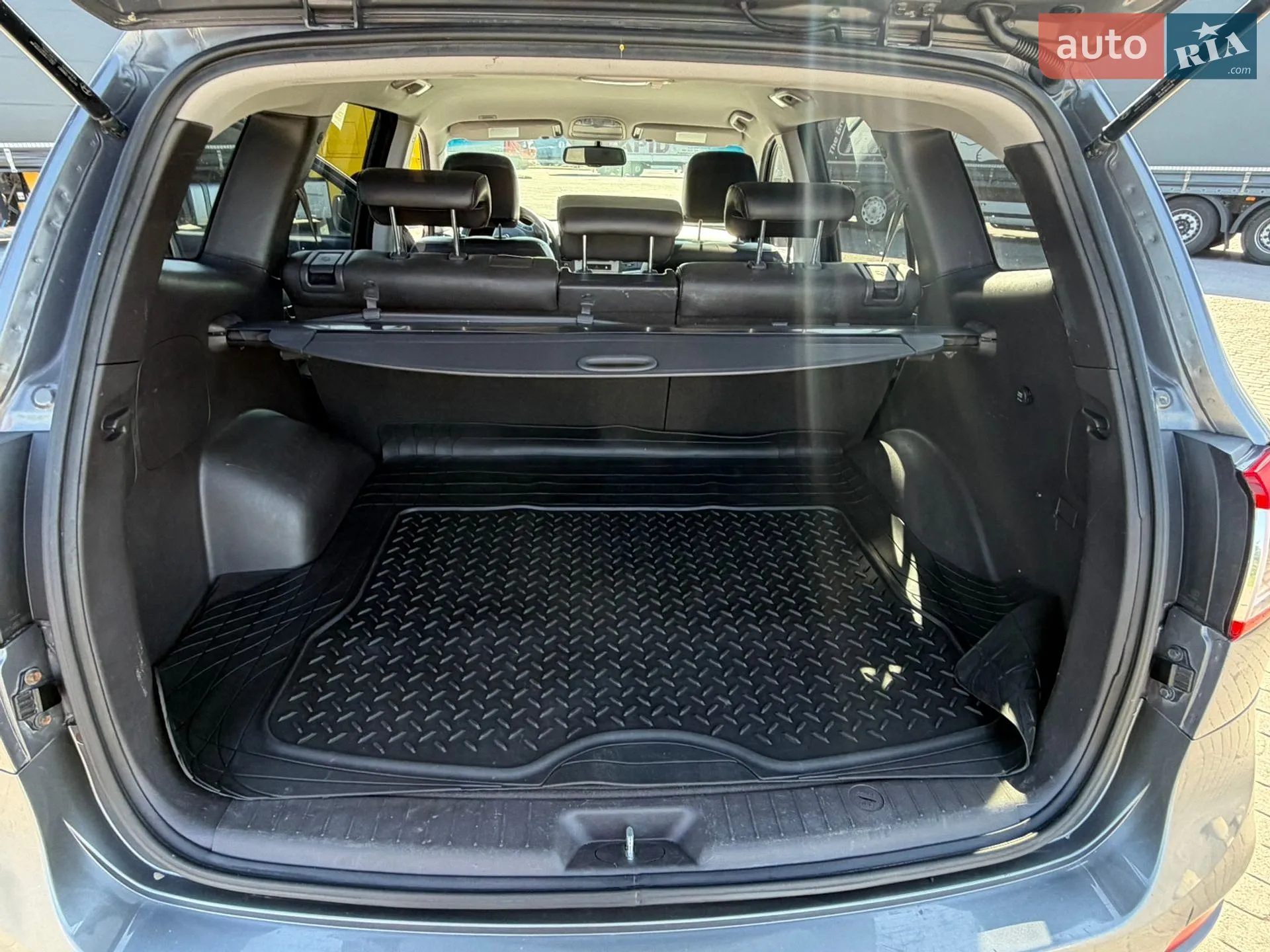 2011 Hyundai Santa Fe - мініатюра 18