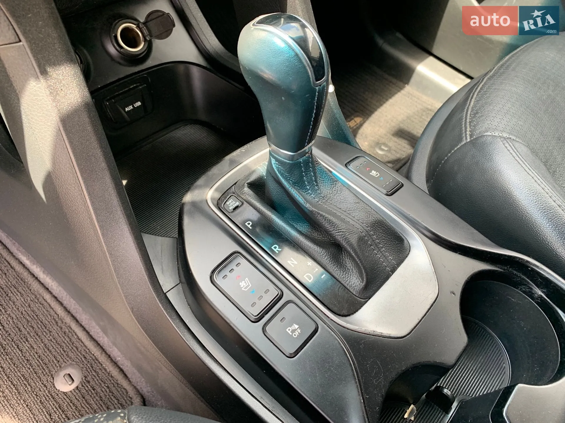 2012 Hyundai Santa Fe - мініатюра 9