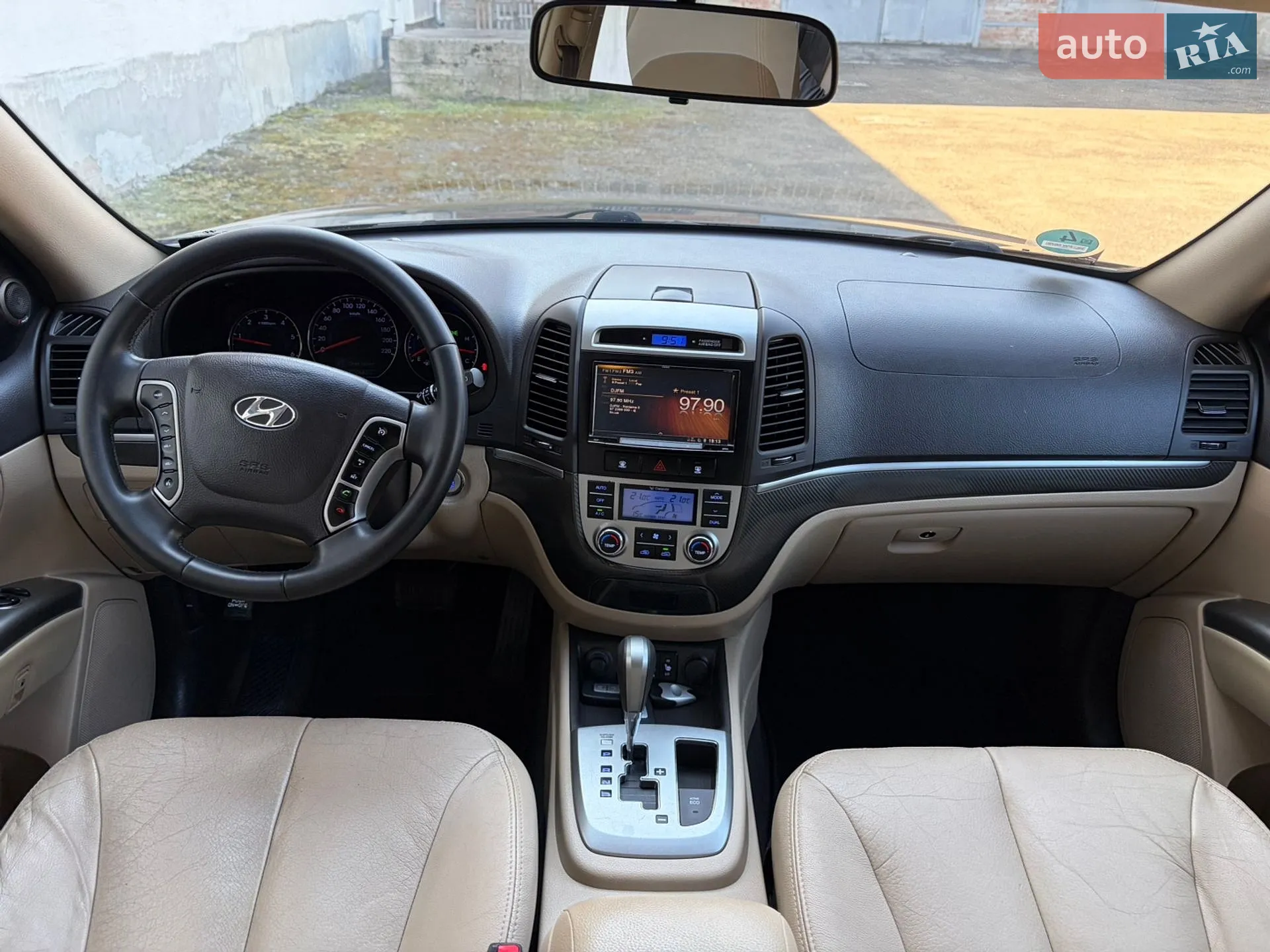 2011 Hyundai Santa Fe - мініатюра 18