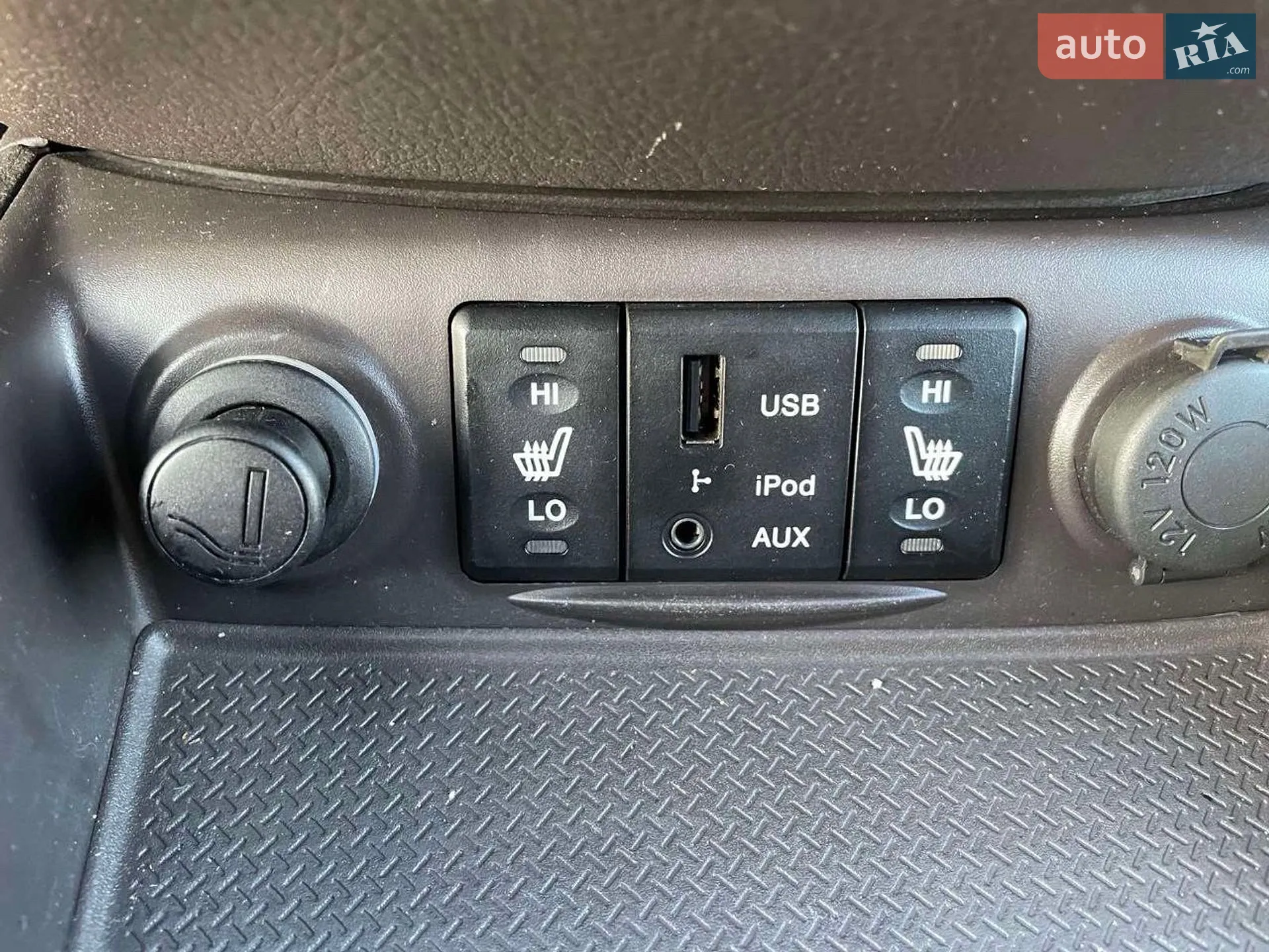 2011 Hyundai Santa Fe - мініатюра 16