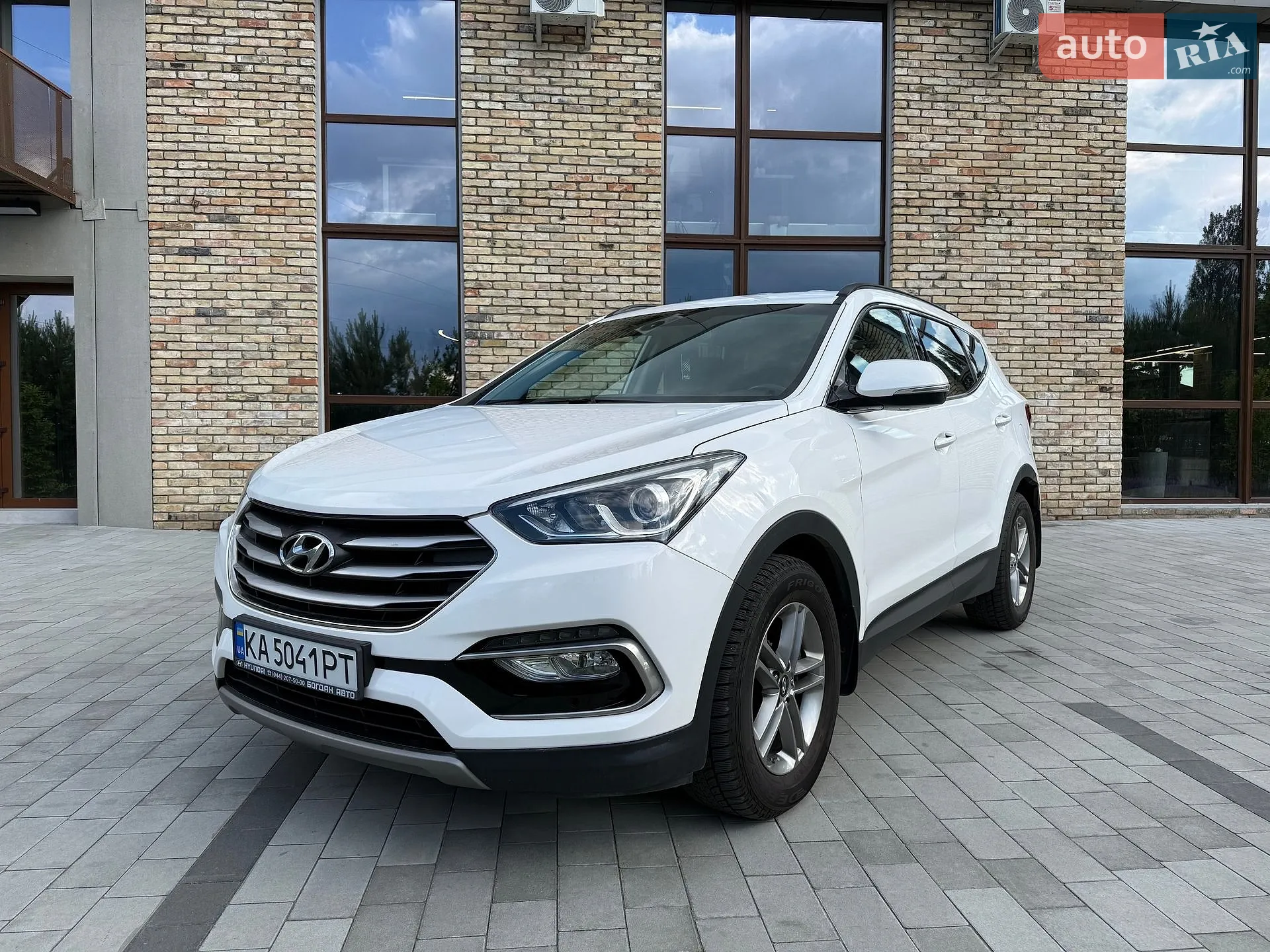 2017 Hyundai Santa Fe - фото 1