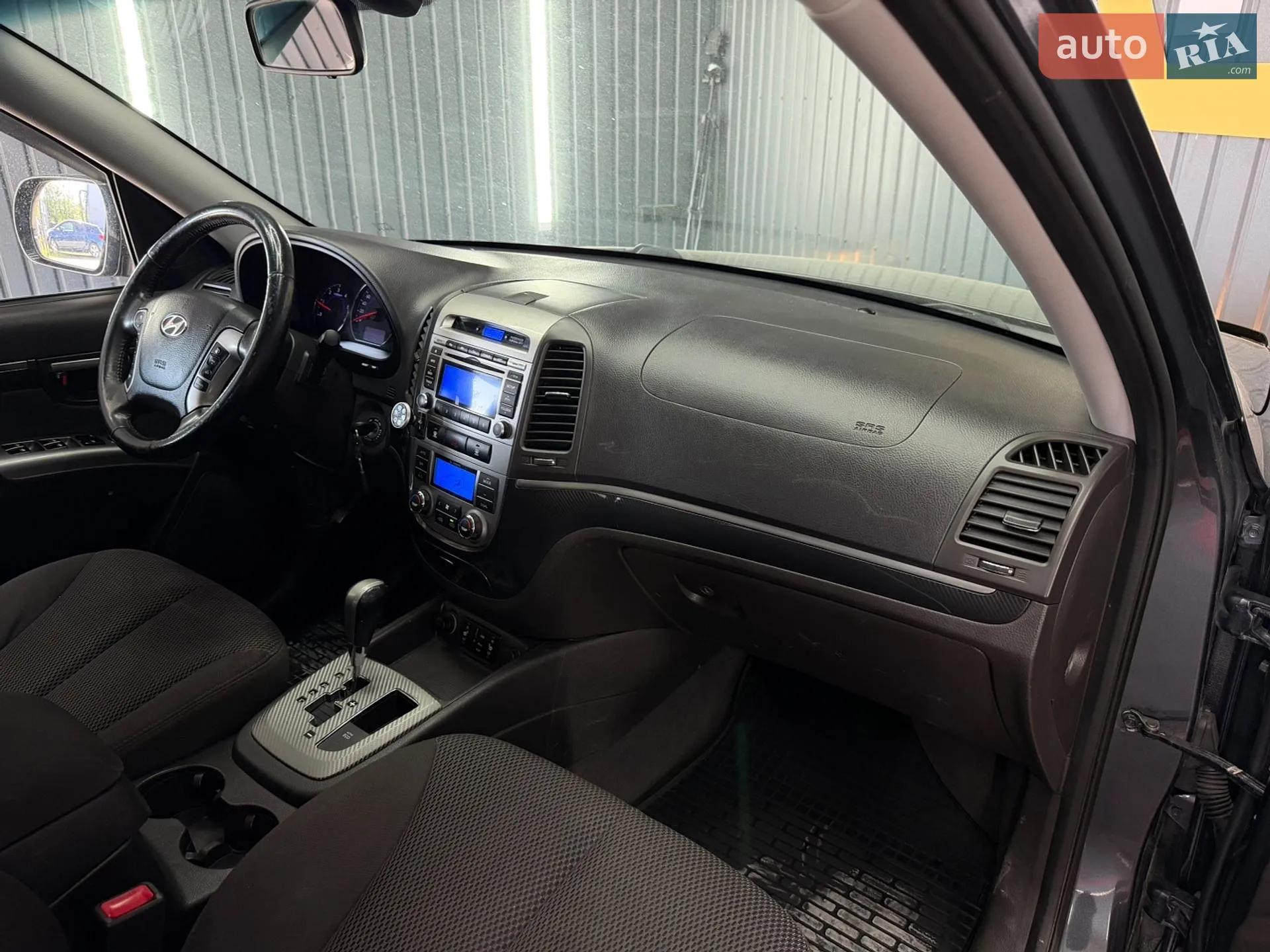 2011 Hyundai Santa Fe - мініатюра 27