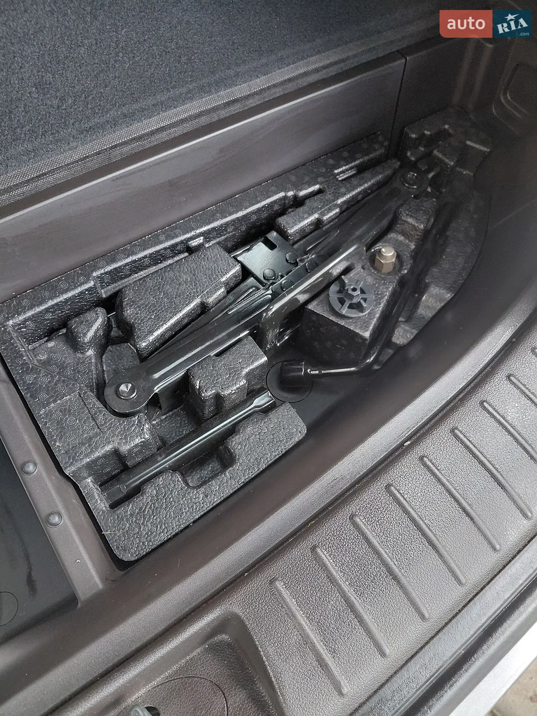 2019 Hyundai Santa Fe - мініатюра 23