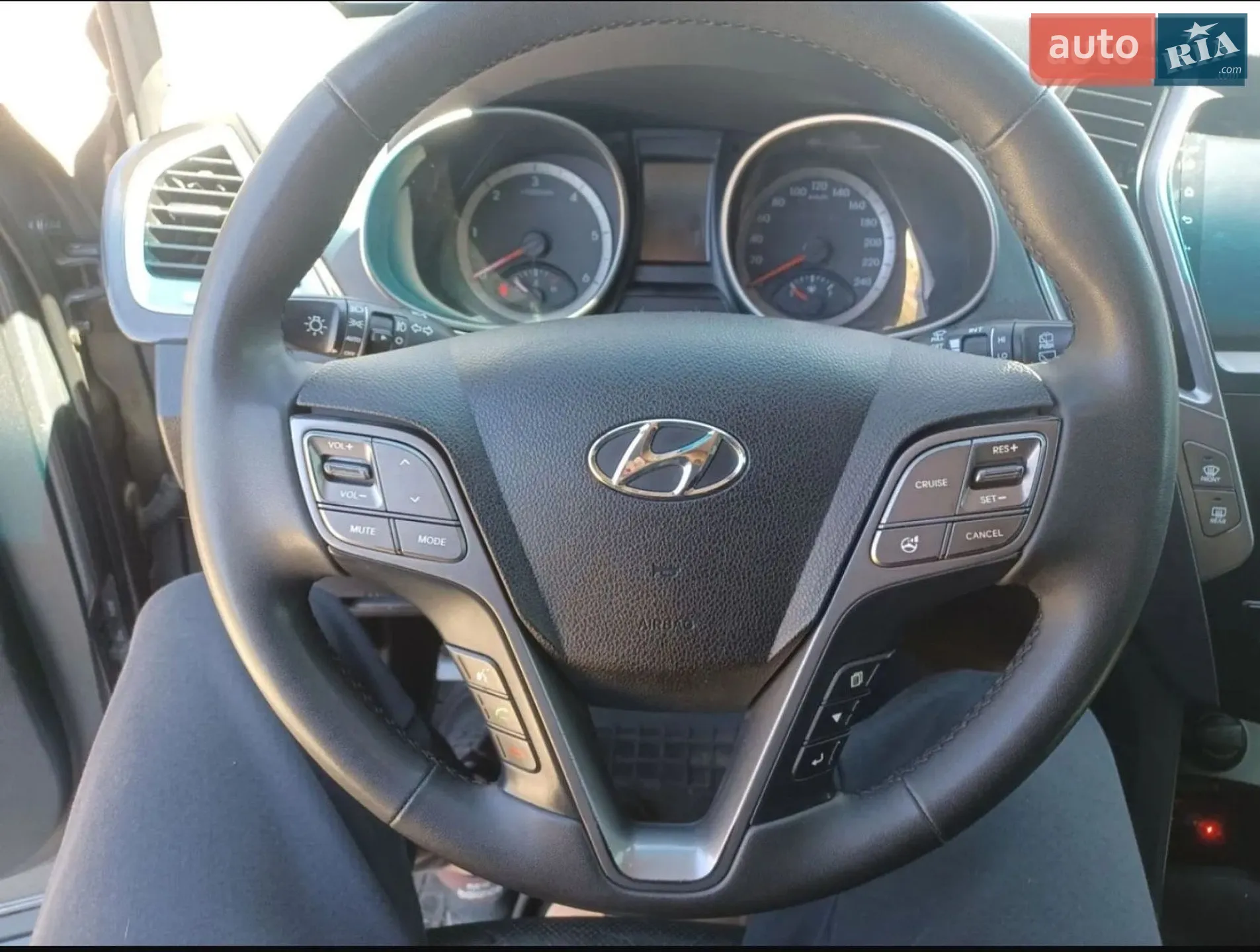 2014 Hyundai Santa Fe - мініатюра 29