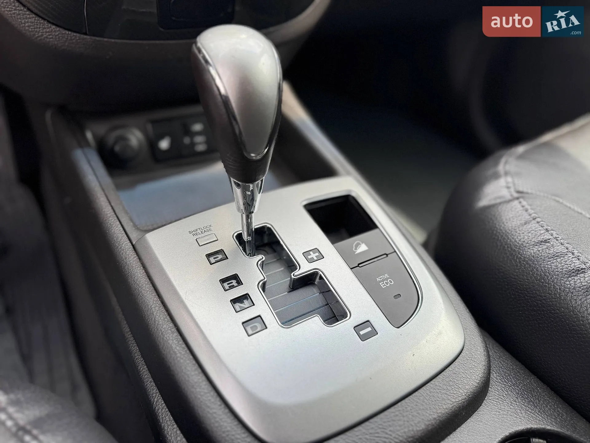 2011 Hyundai Santa Fe - мініатюра 11