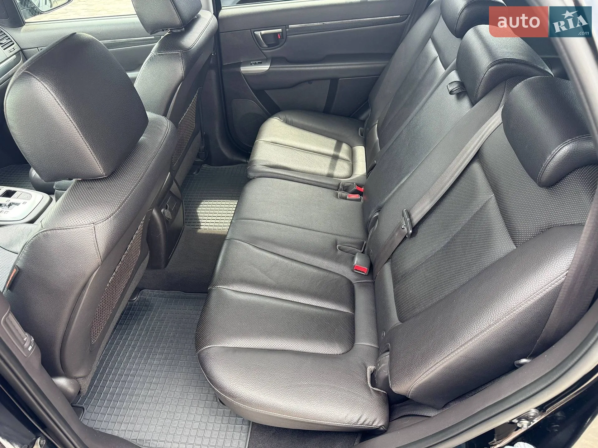 2011 Hyundai Santa Fe - мініатюра 12