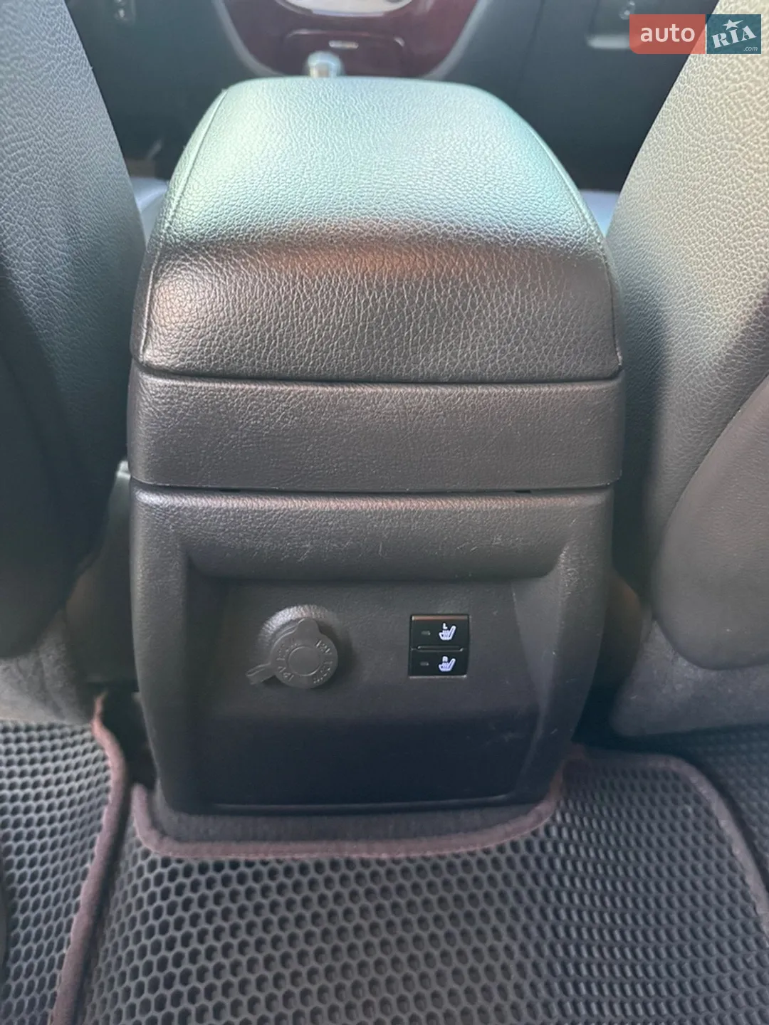 2011 Hyundai Santa Fe - мініатюра 46