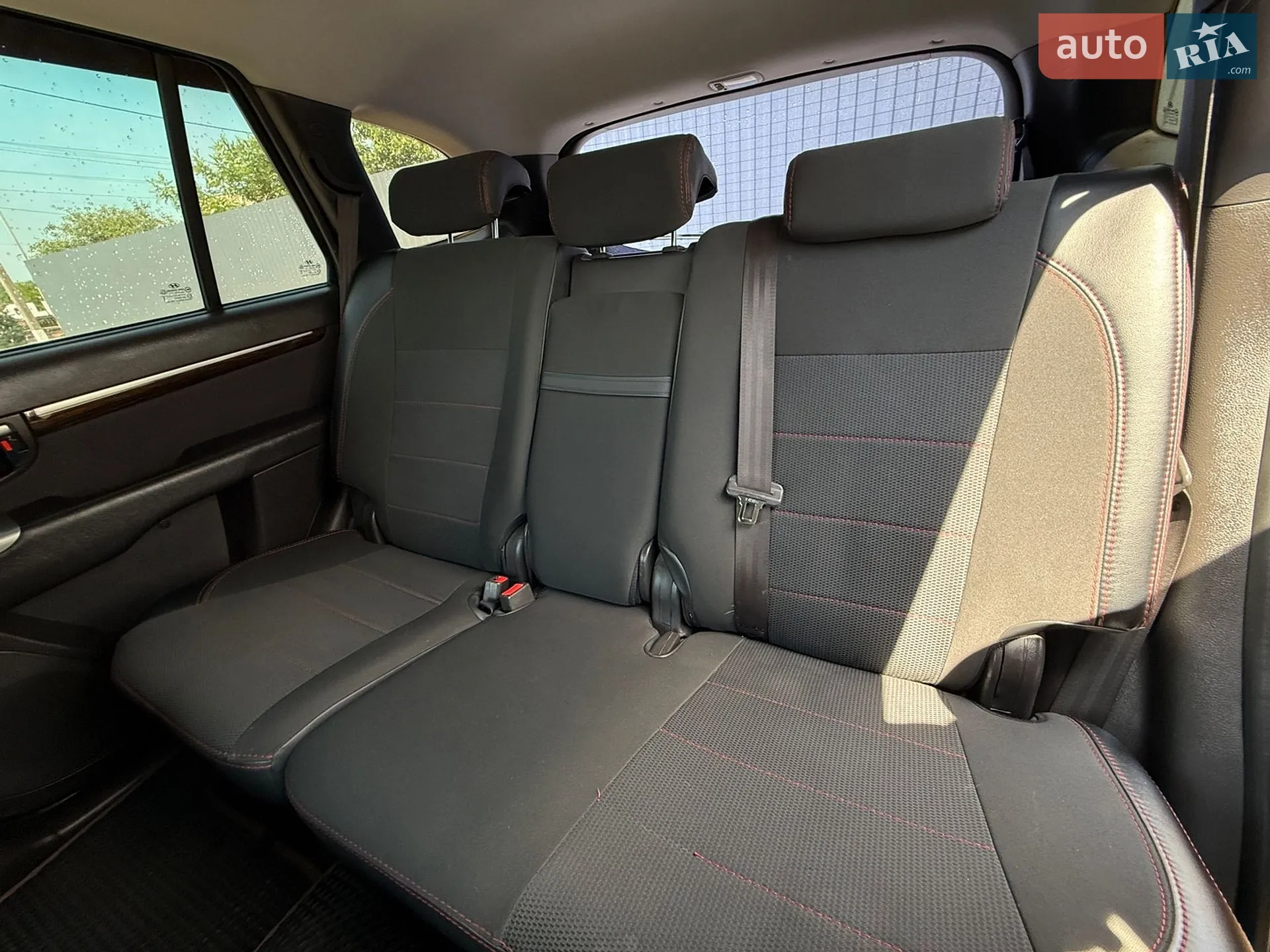 2011 Hyundai Santa Fe - мініатюра 12