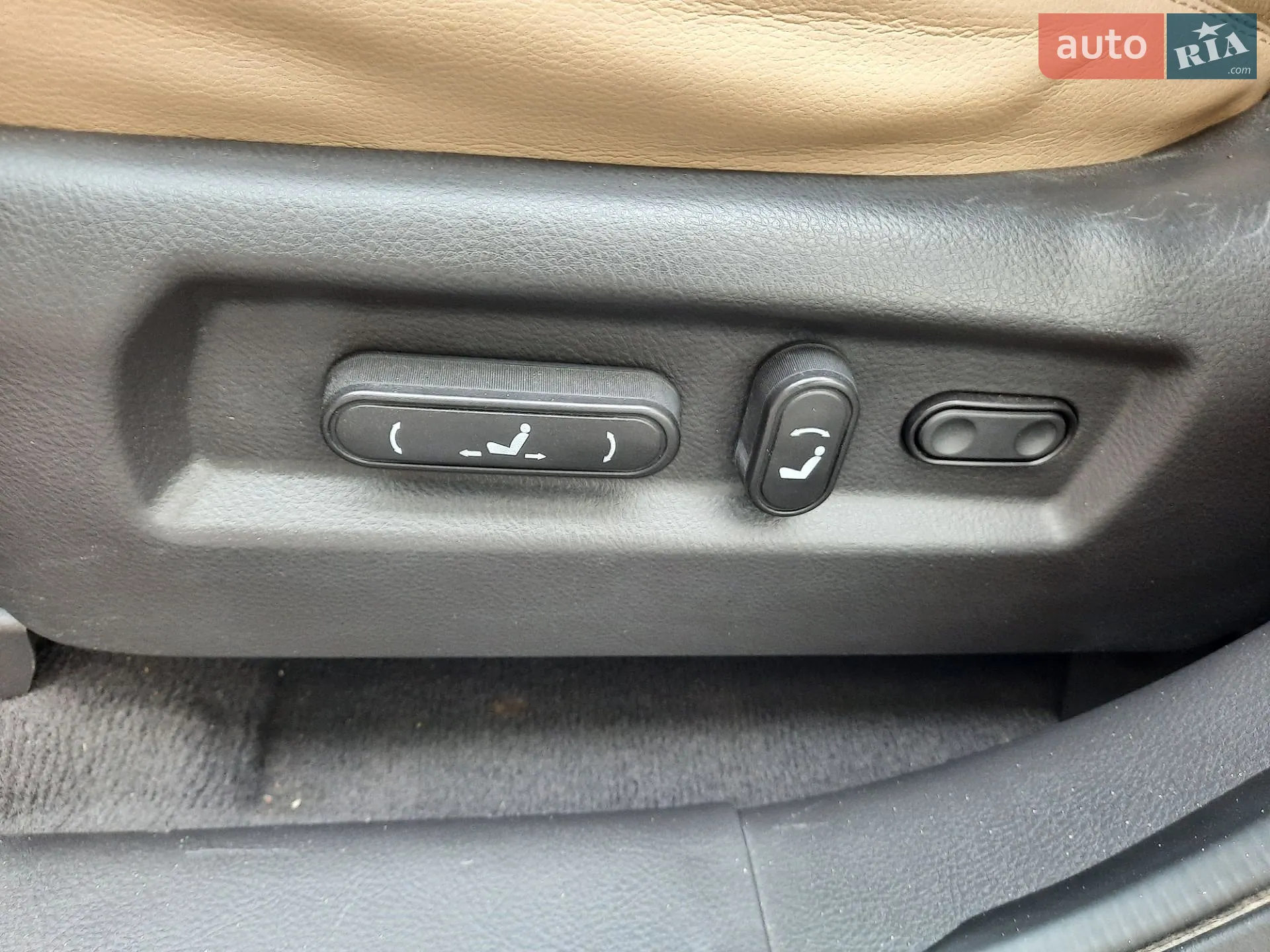 2011 Hyundai Santa Fe - мініатюра 39