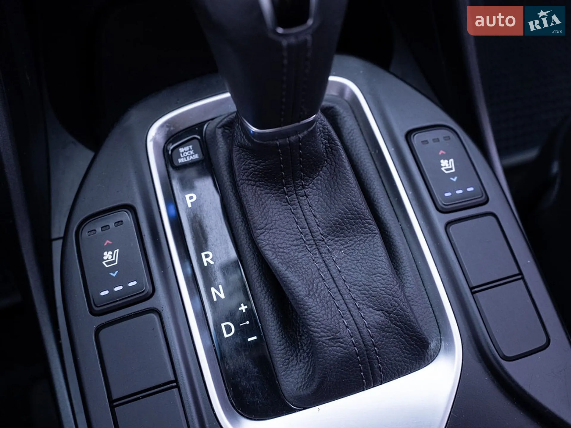 2015 Hyundai Santa Fe - мініатюра 29