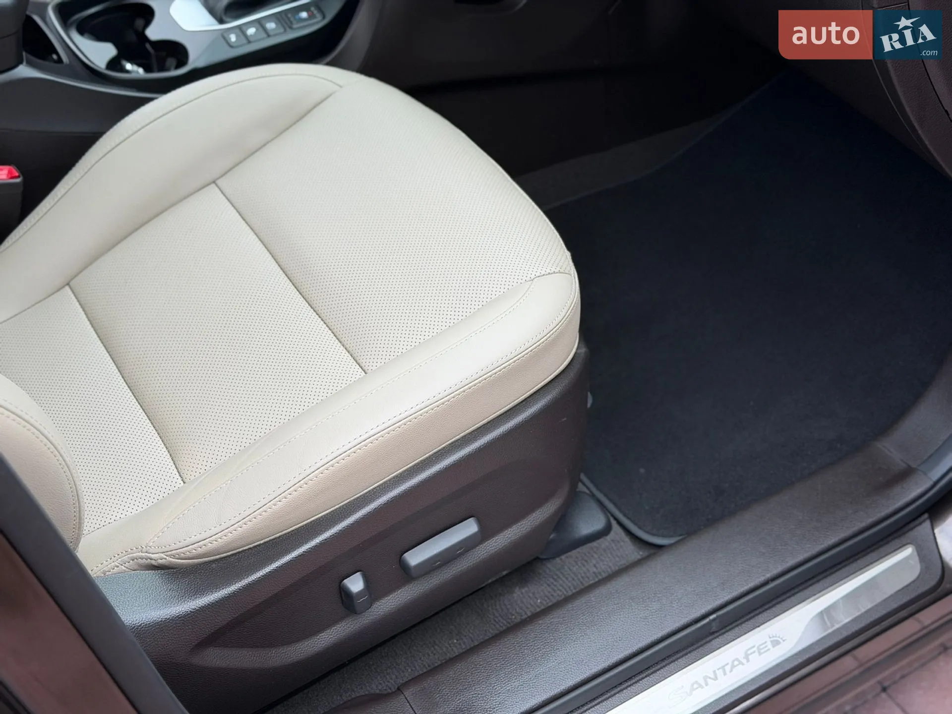 2016 Hyundai Santa Fe - мініатюра 28