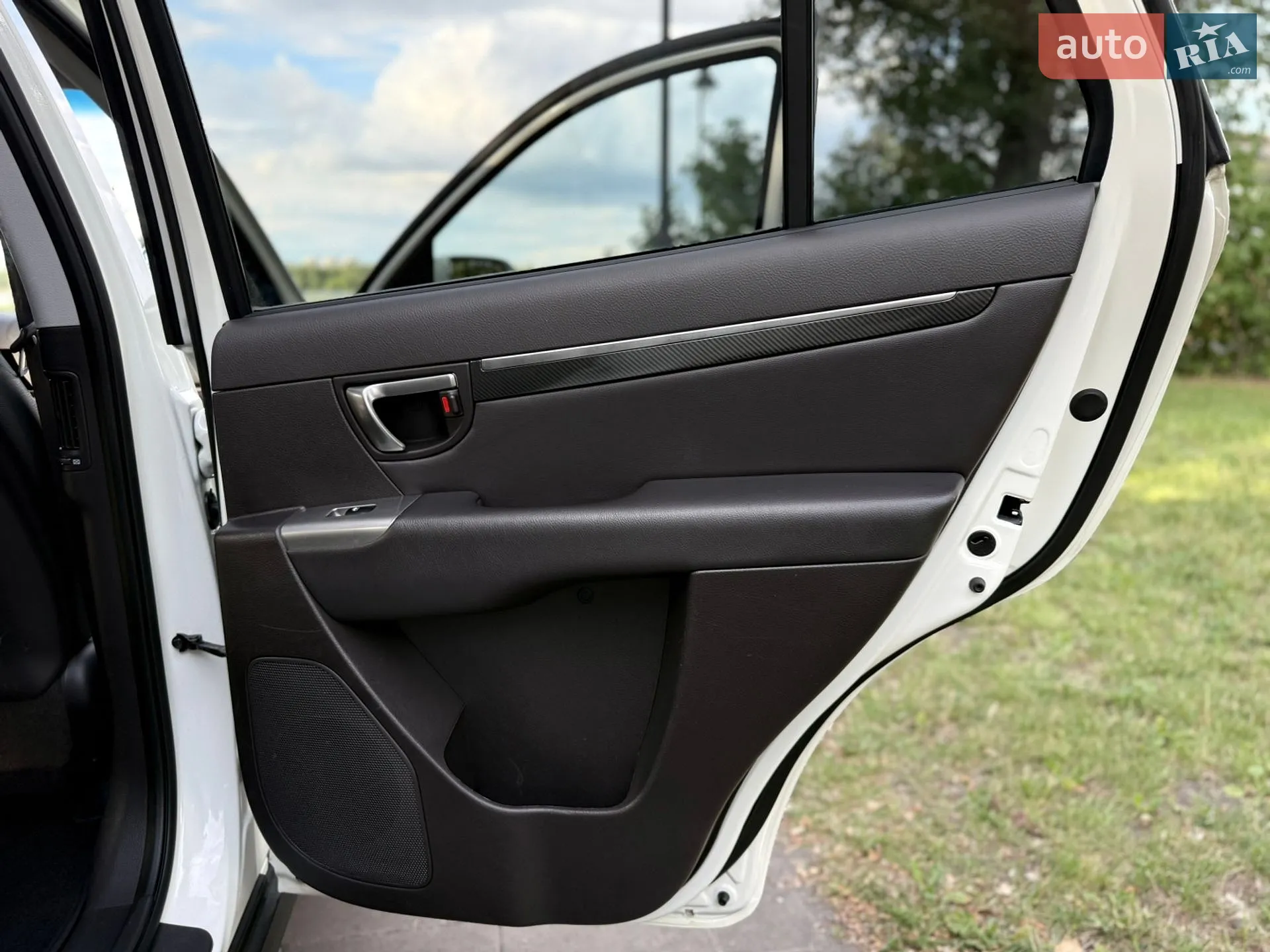 2011 Hyundai Santa Fe - мініатюра 24