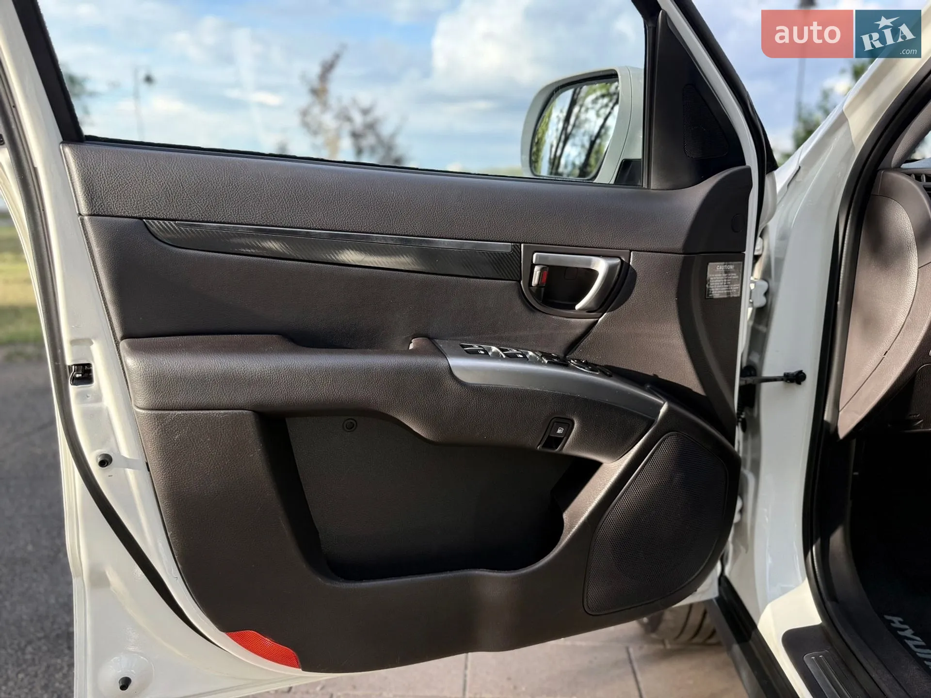 2011 Hyundai Santa Fe - мініатюра 34