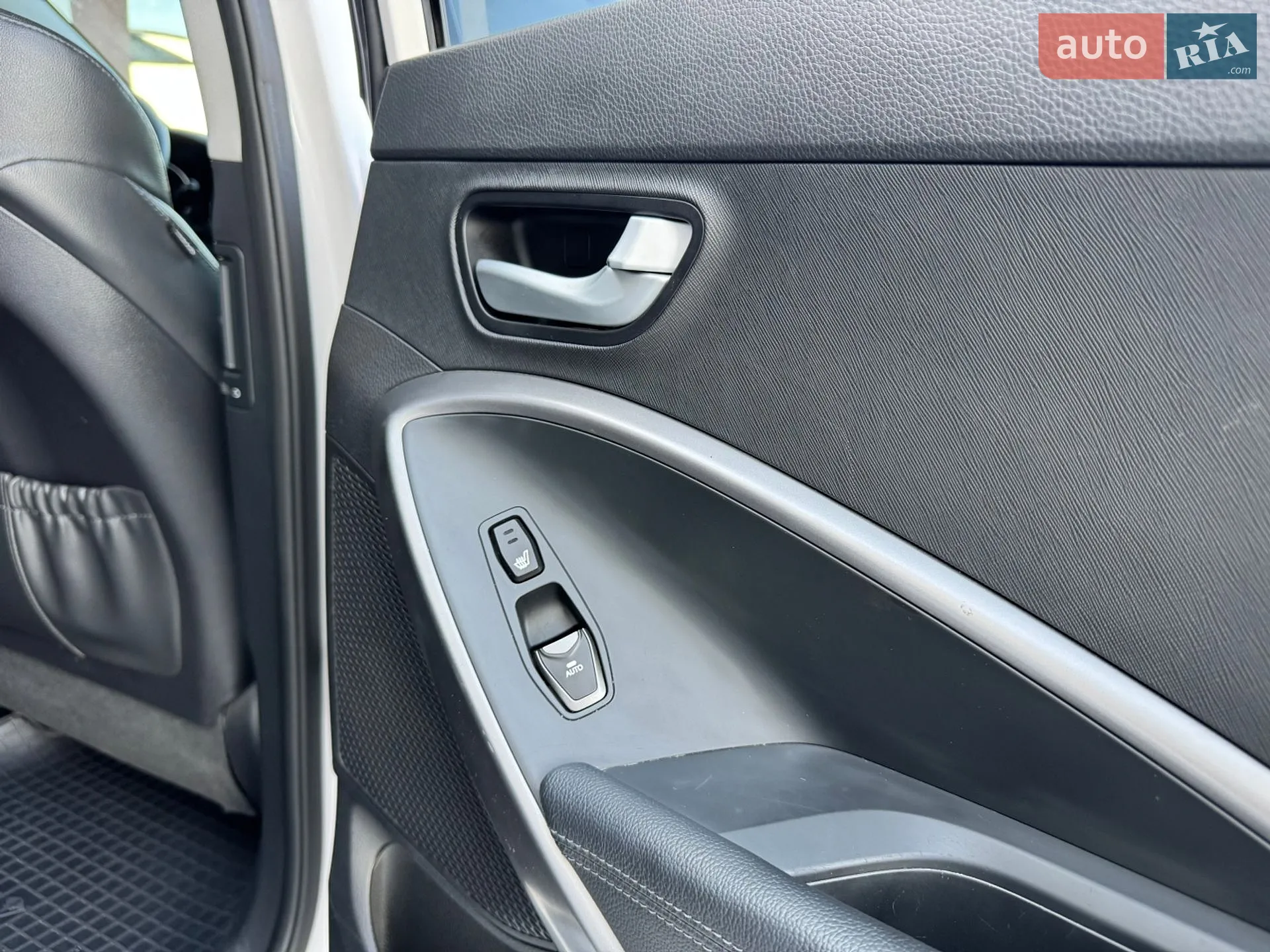 2013 Hyundai Santa Fe - мініатюра 31