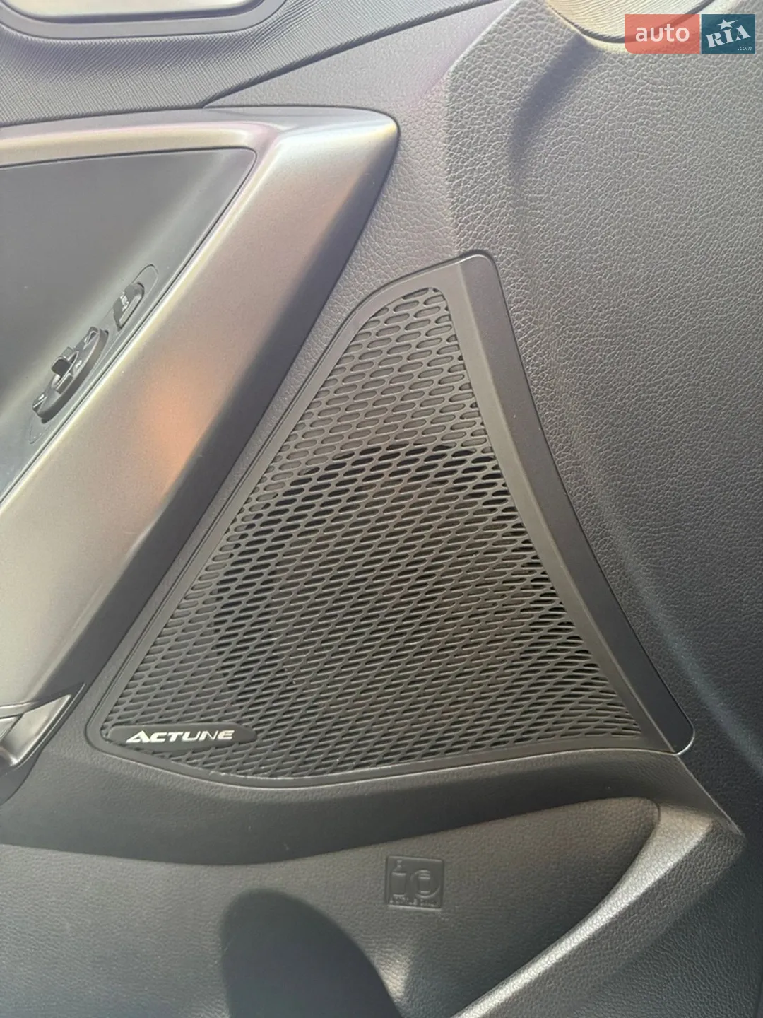 2013 Hyundai Santa Fe - мініатюра 16