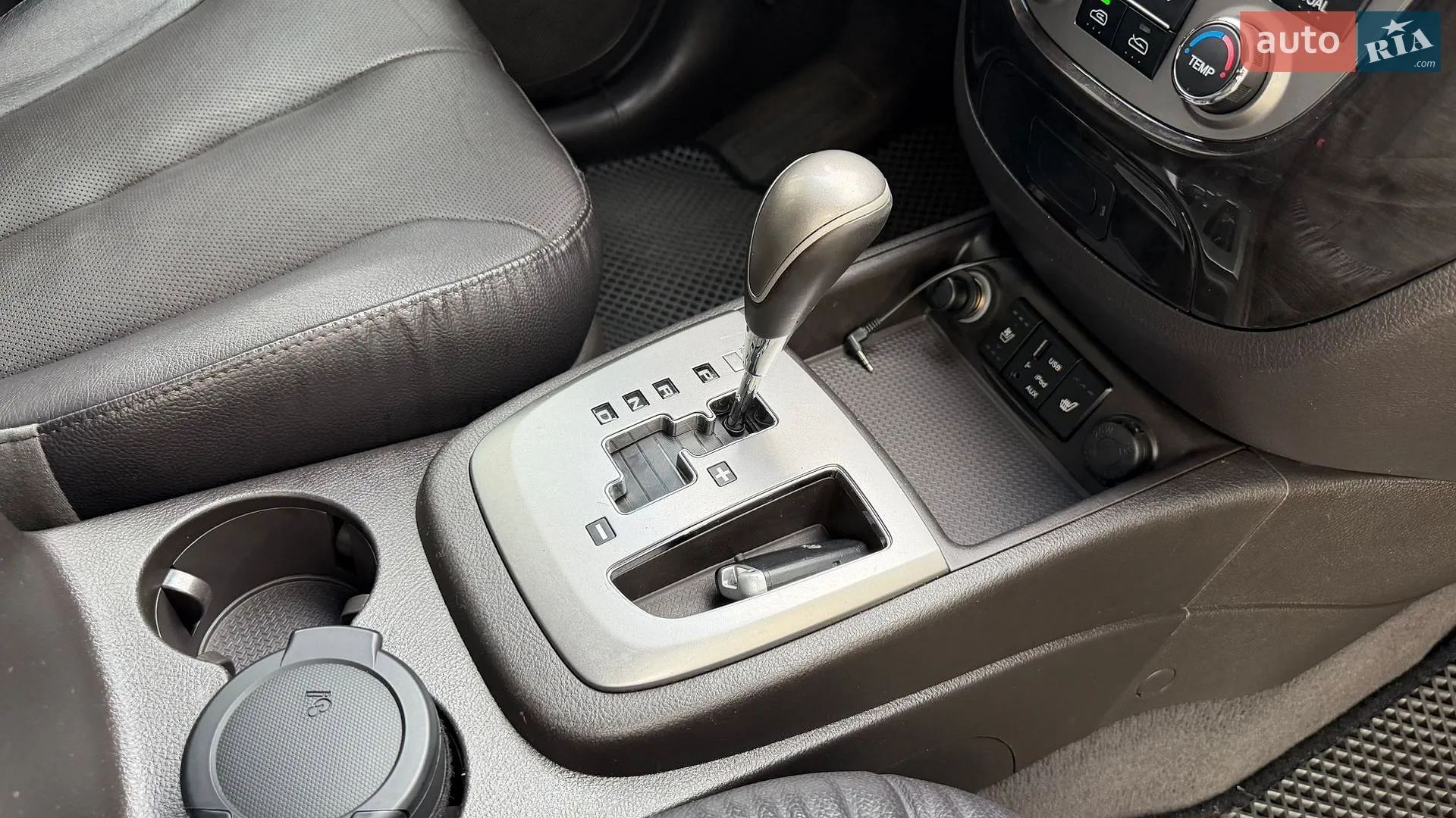 2011 Hyundai Santa Fe - мініатюра 28
