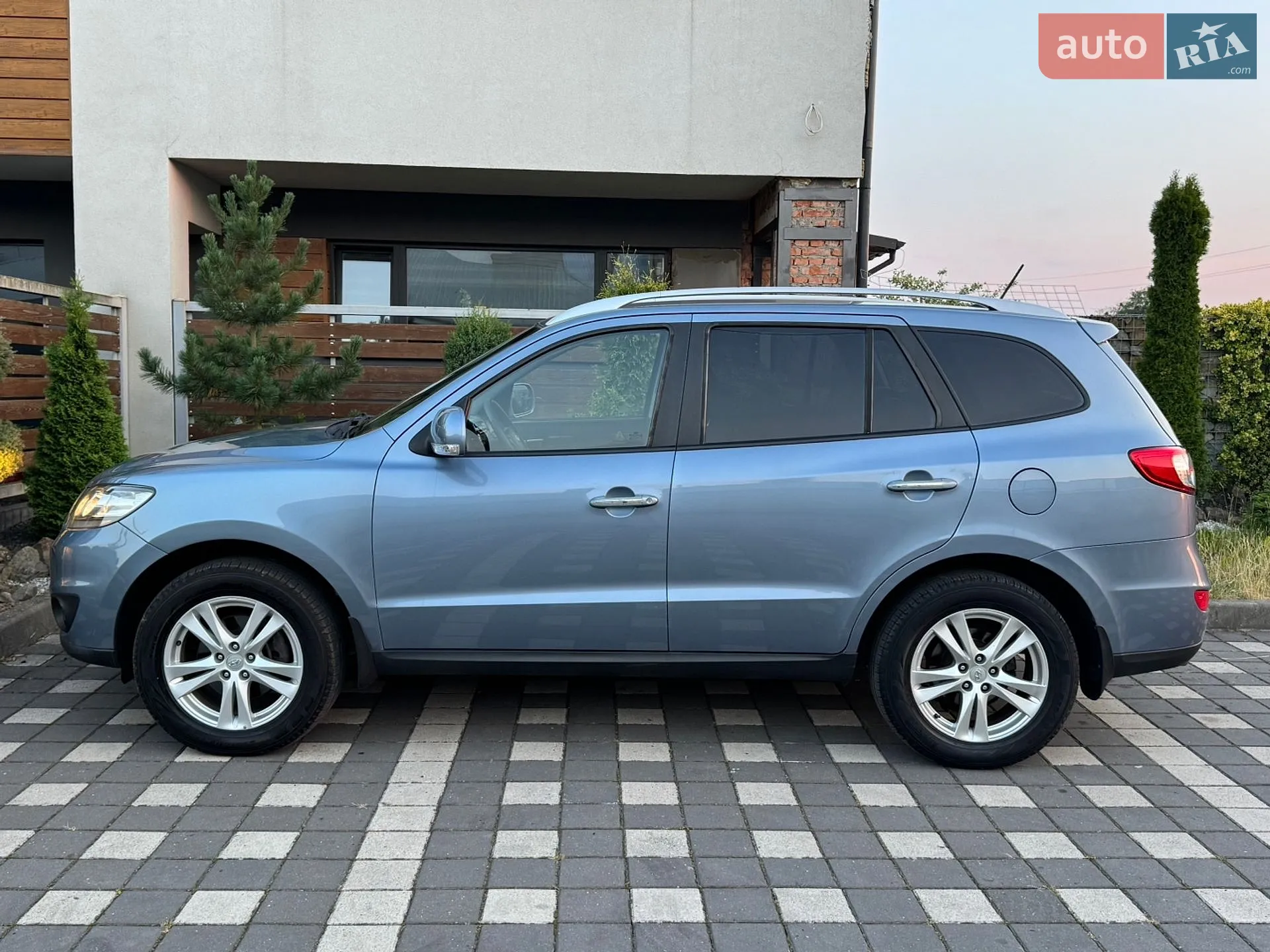 2010 Hyundai Santa Fe - мініатюра 30