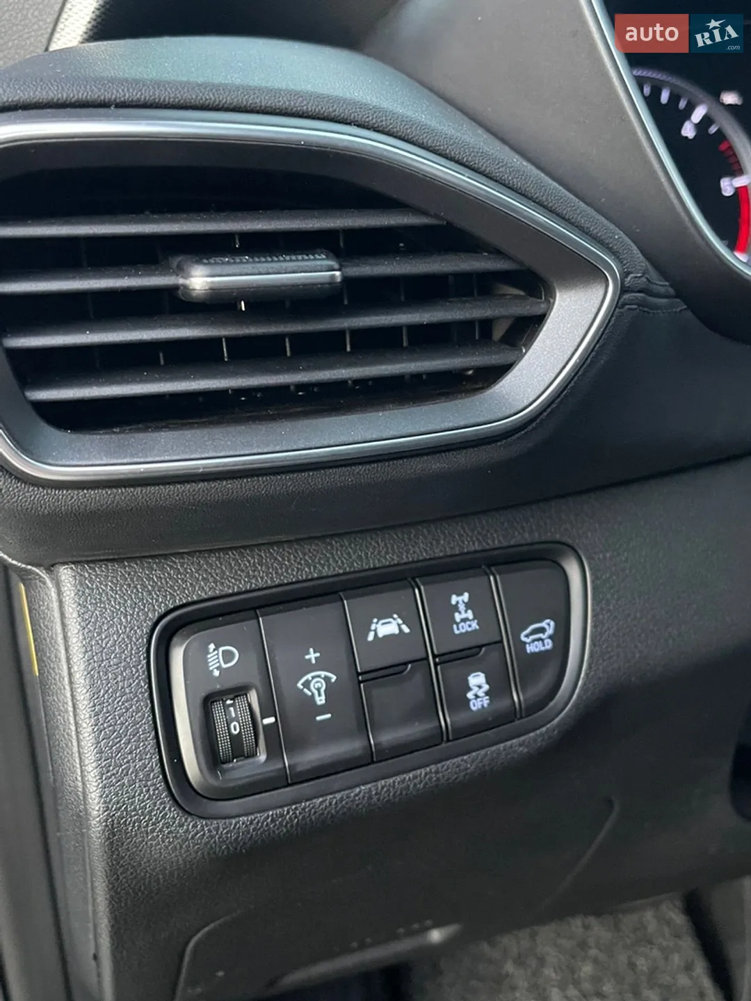 2018 Hyundai Santa Fe - мініатюра 24