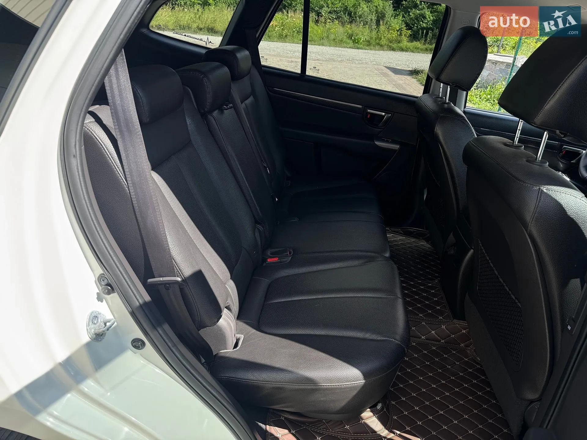 2011 Hyundai Santa Fe - мініатюра 31