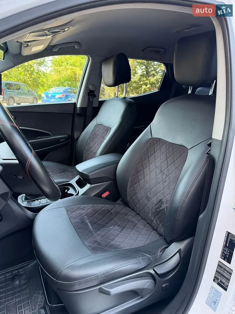 2012 Hyundai Santa Fe - мініатюра 31