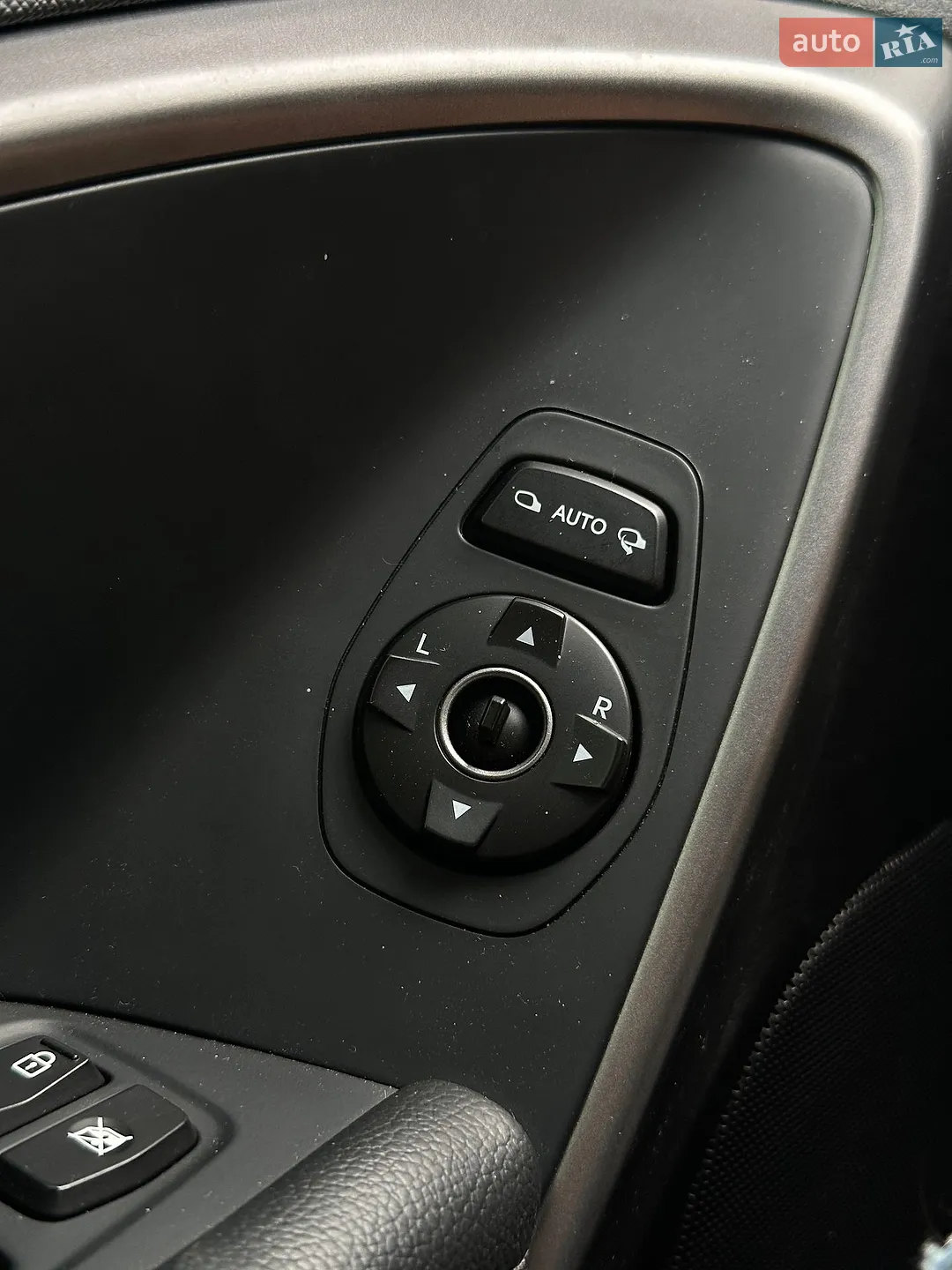 2013 Hyundai Santa Fe - мініатюра 30