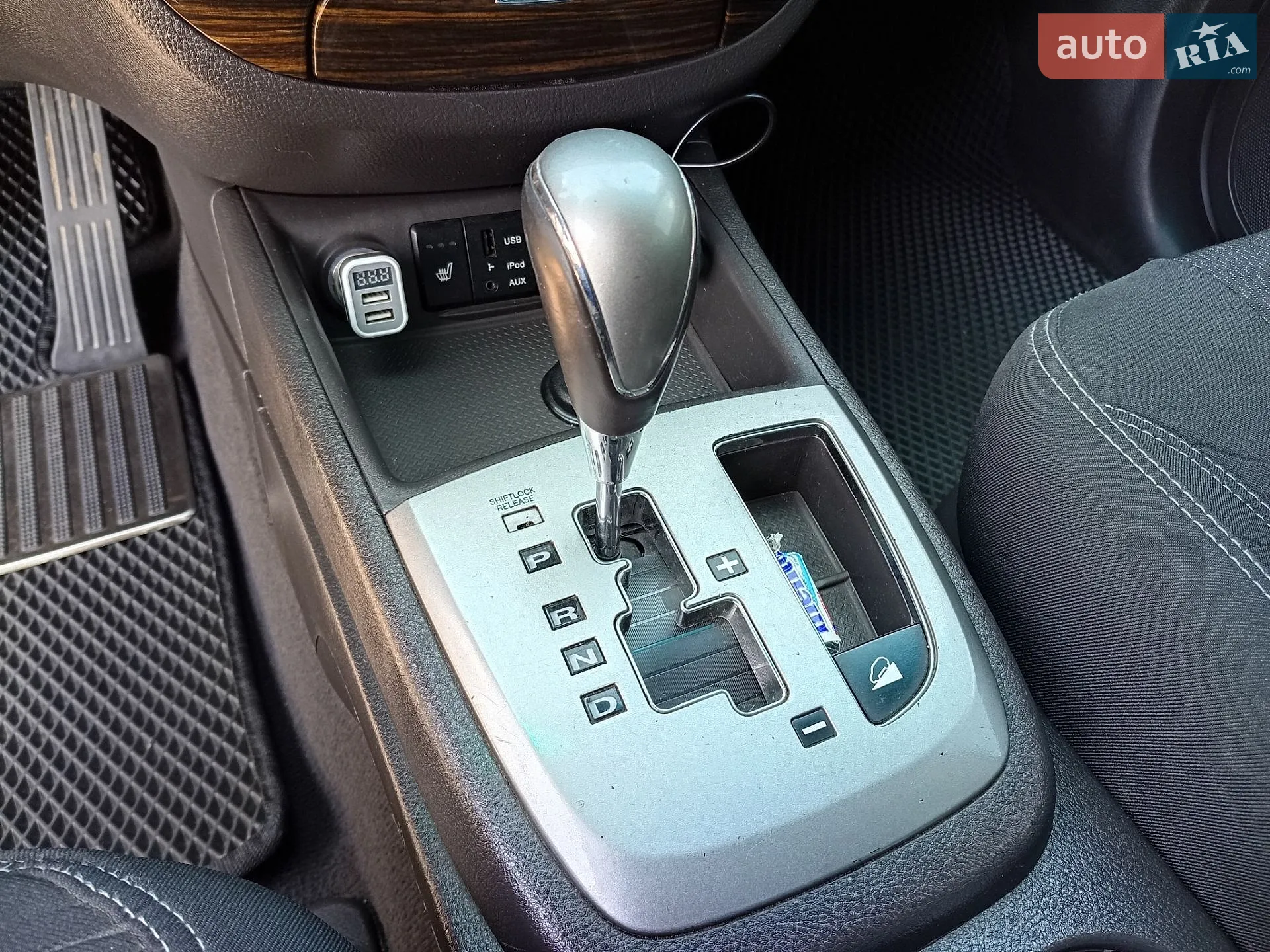 2011 Hyundai Santa Fe - мініатюра 11