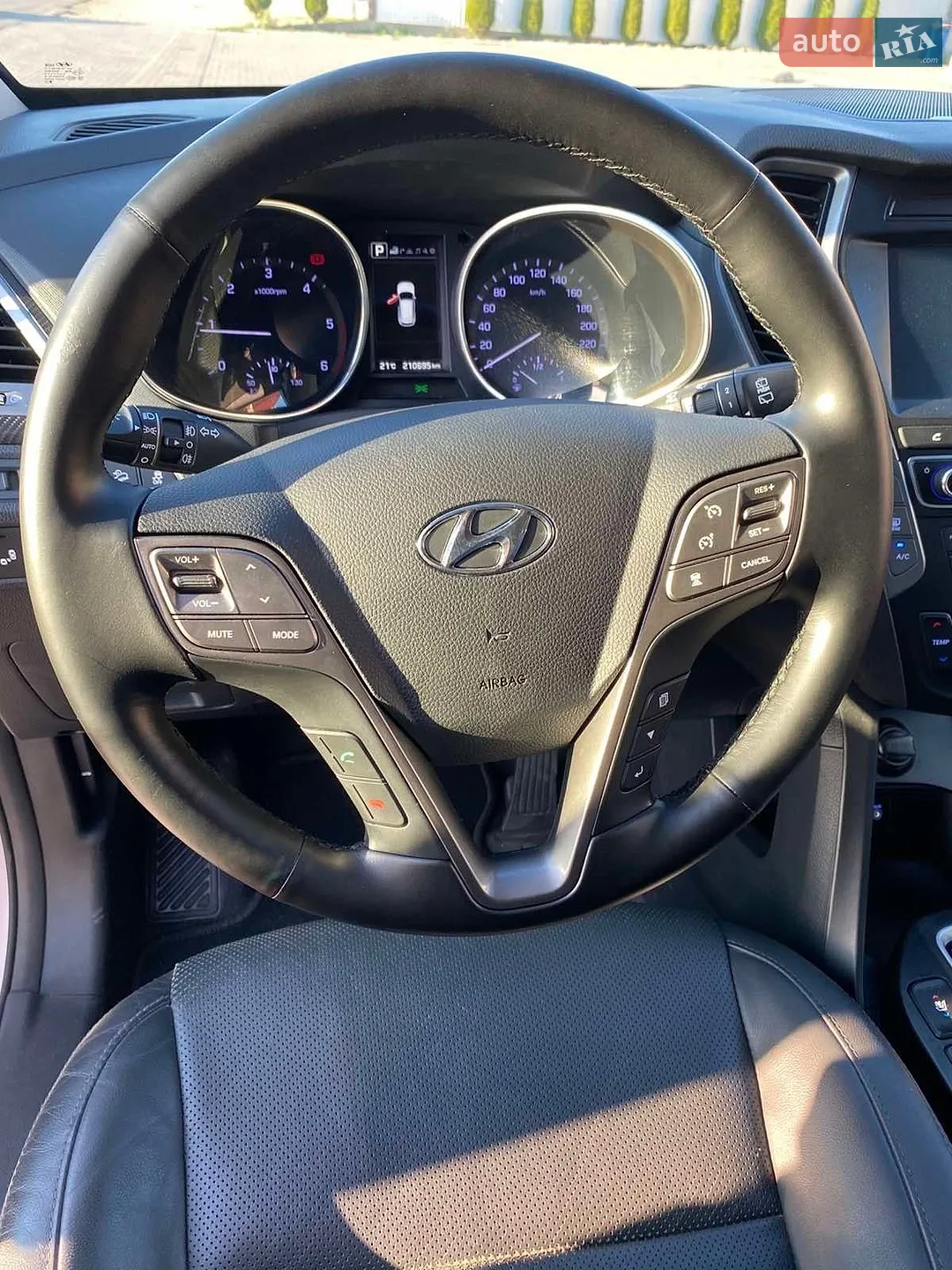 2015 Hyundai Santa Fe - мініатюра 19