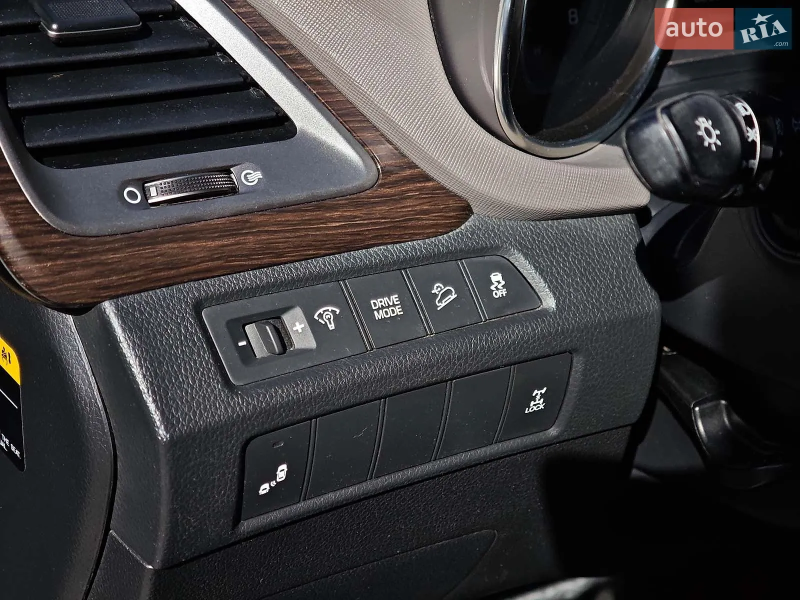 2016 Hyundai Santa Fe - мініатюра 28