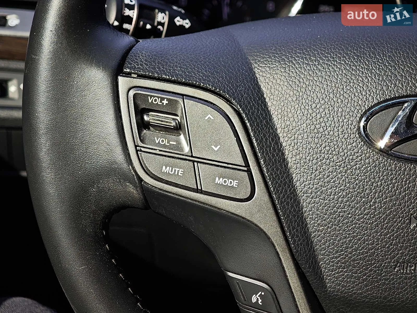 2016 Hyundai Santa Fe - мініатюра 30