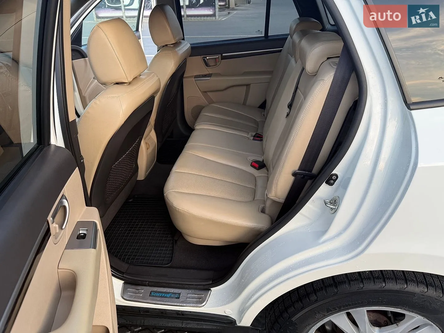 2011 Hyundai Santa Fe - мініатюра 9