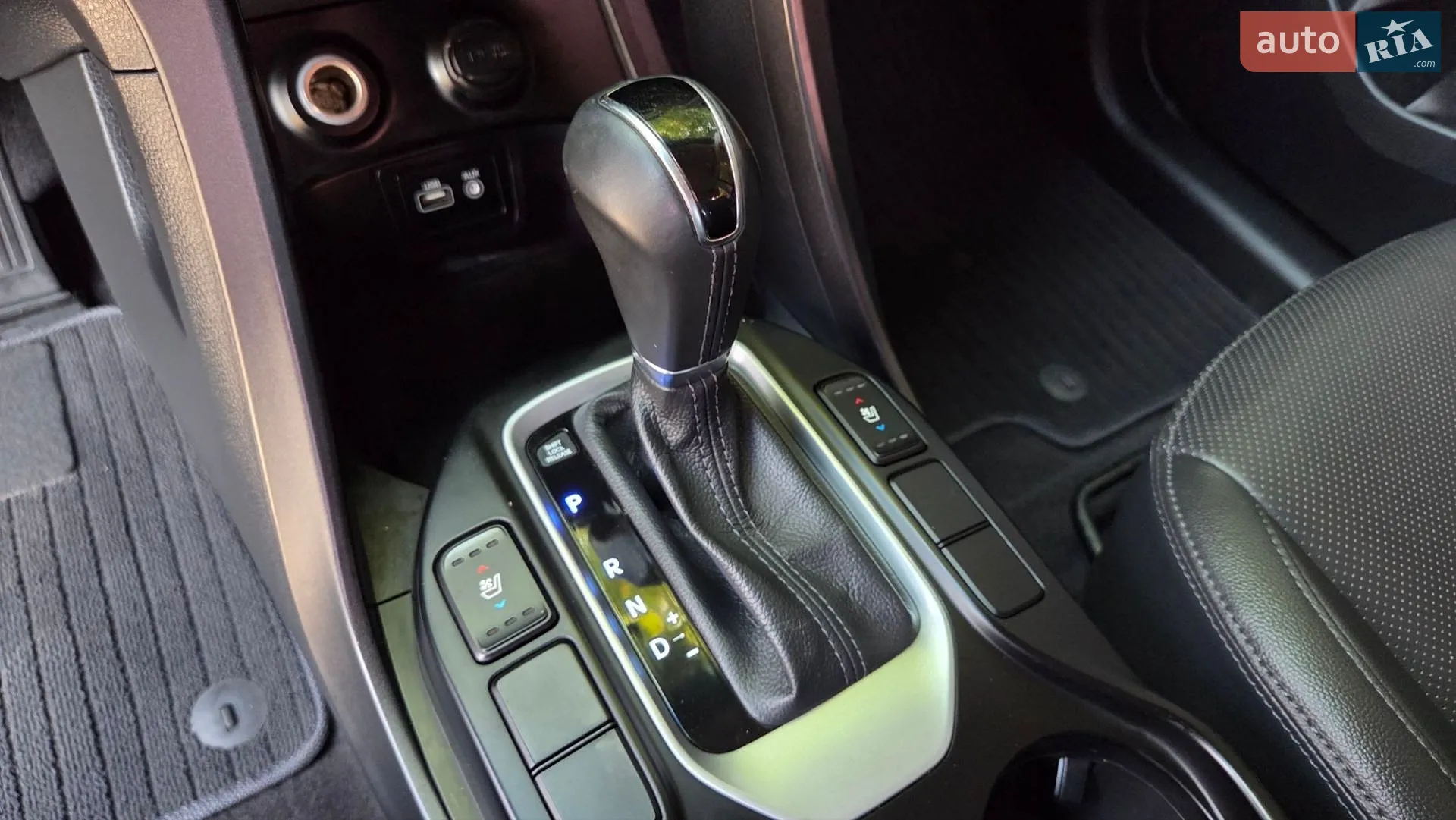 2016 Hyundai Santa Fe - мініатюра 27
