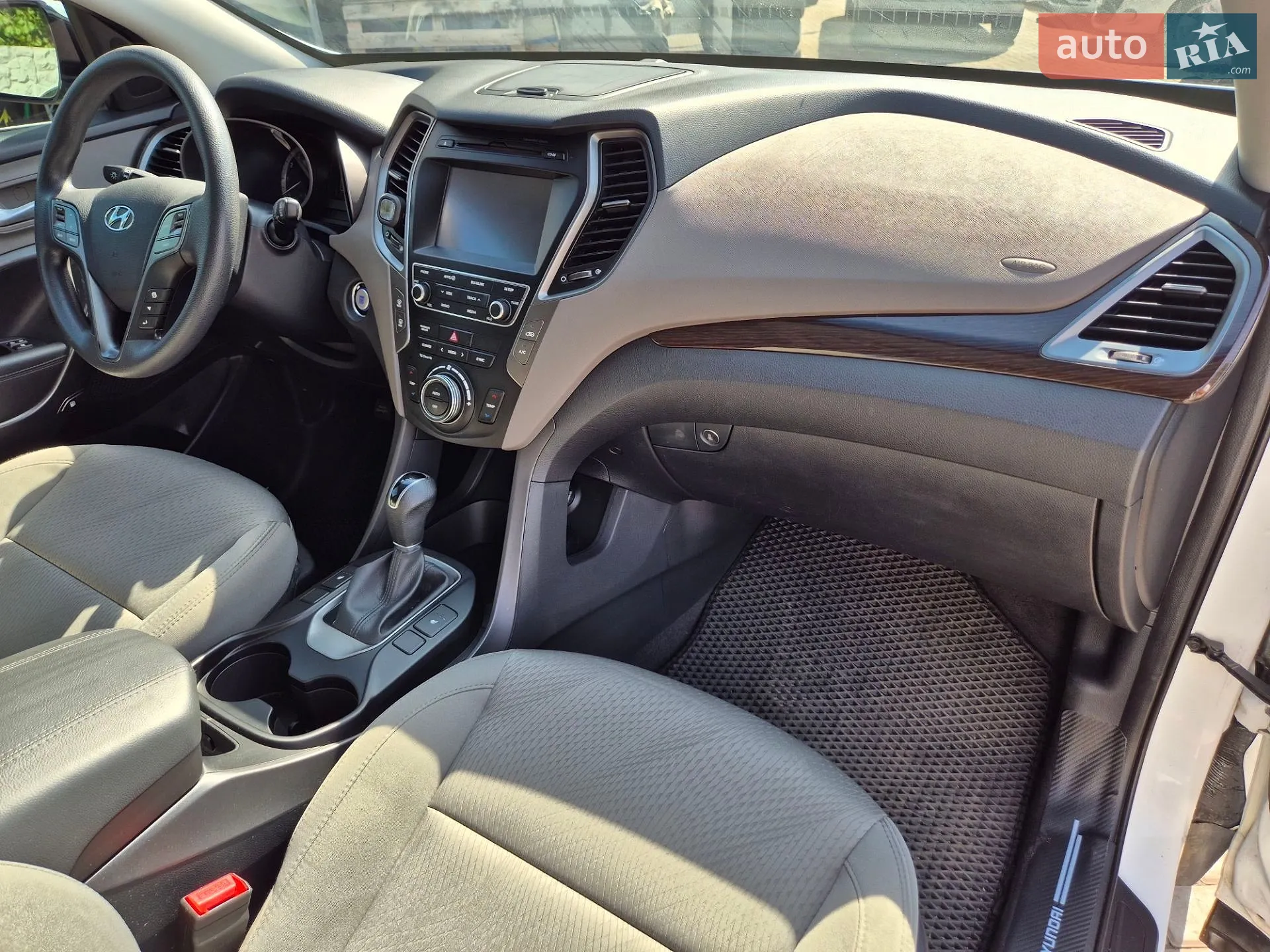 2017 Hyundai Santa Fe - мініатюра 19