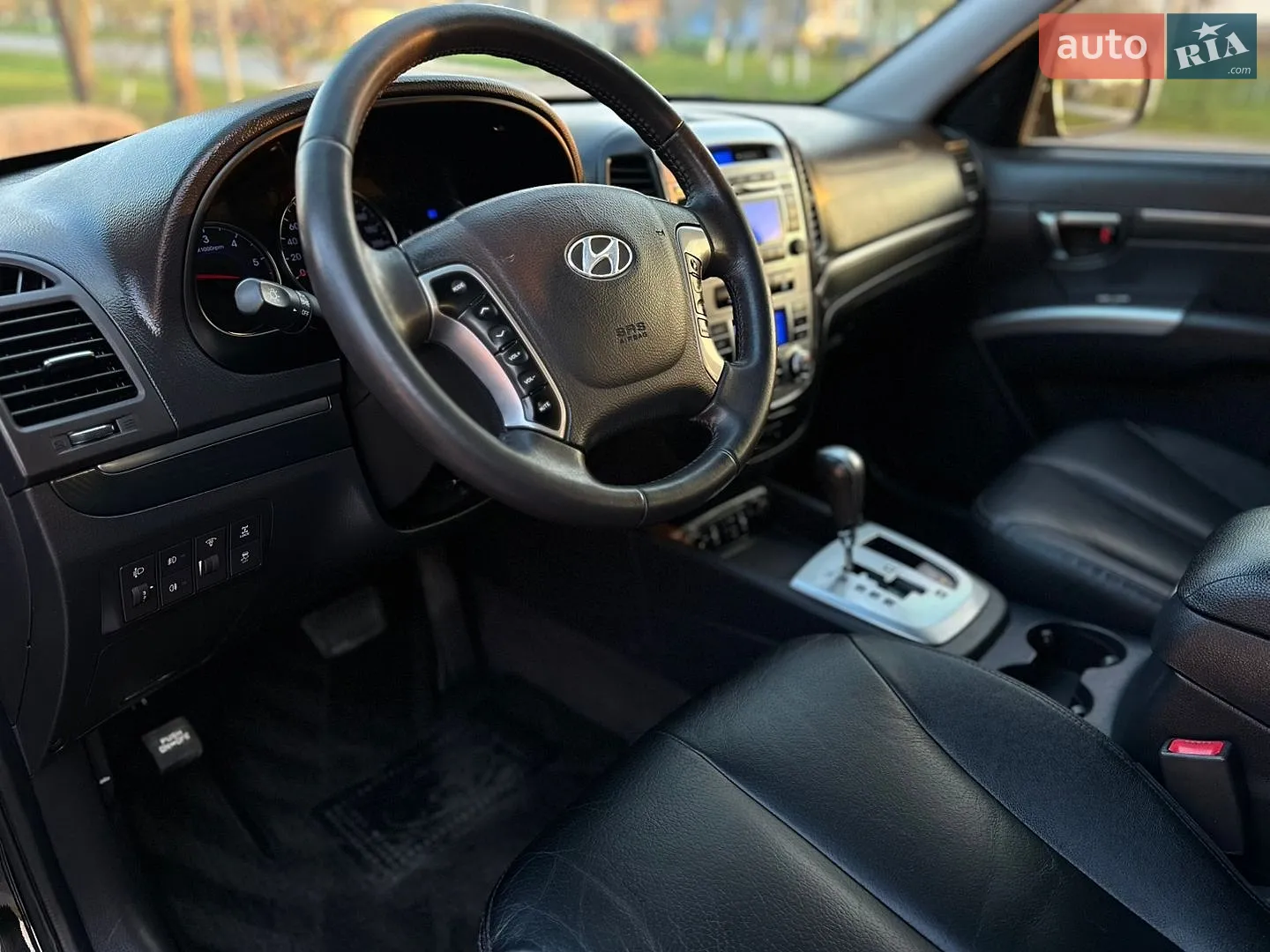 2010 Hyundai Santa Fe - мініатюра 31