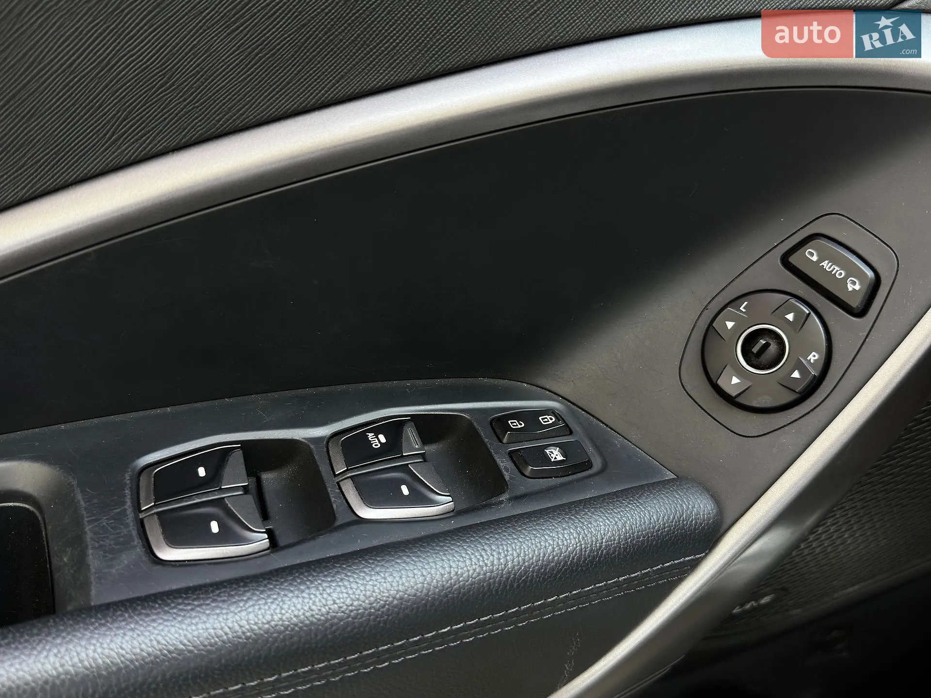 2013 Hyundai Santa Fe - мініатюра 39
