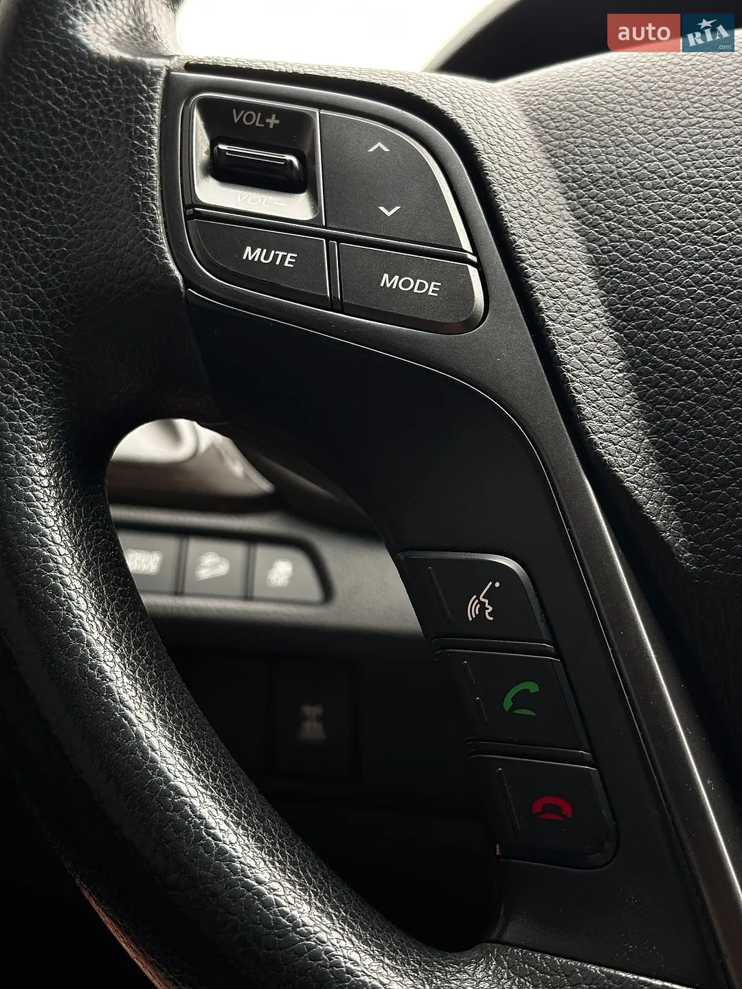 2016 Hyundai Santa Fe - мініатюра 29