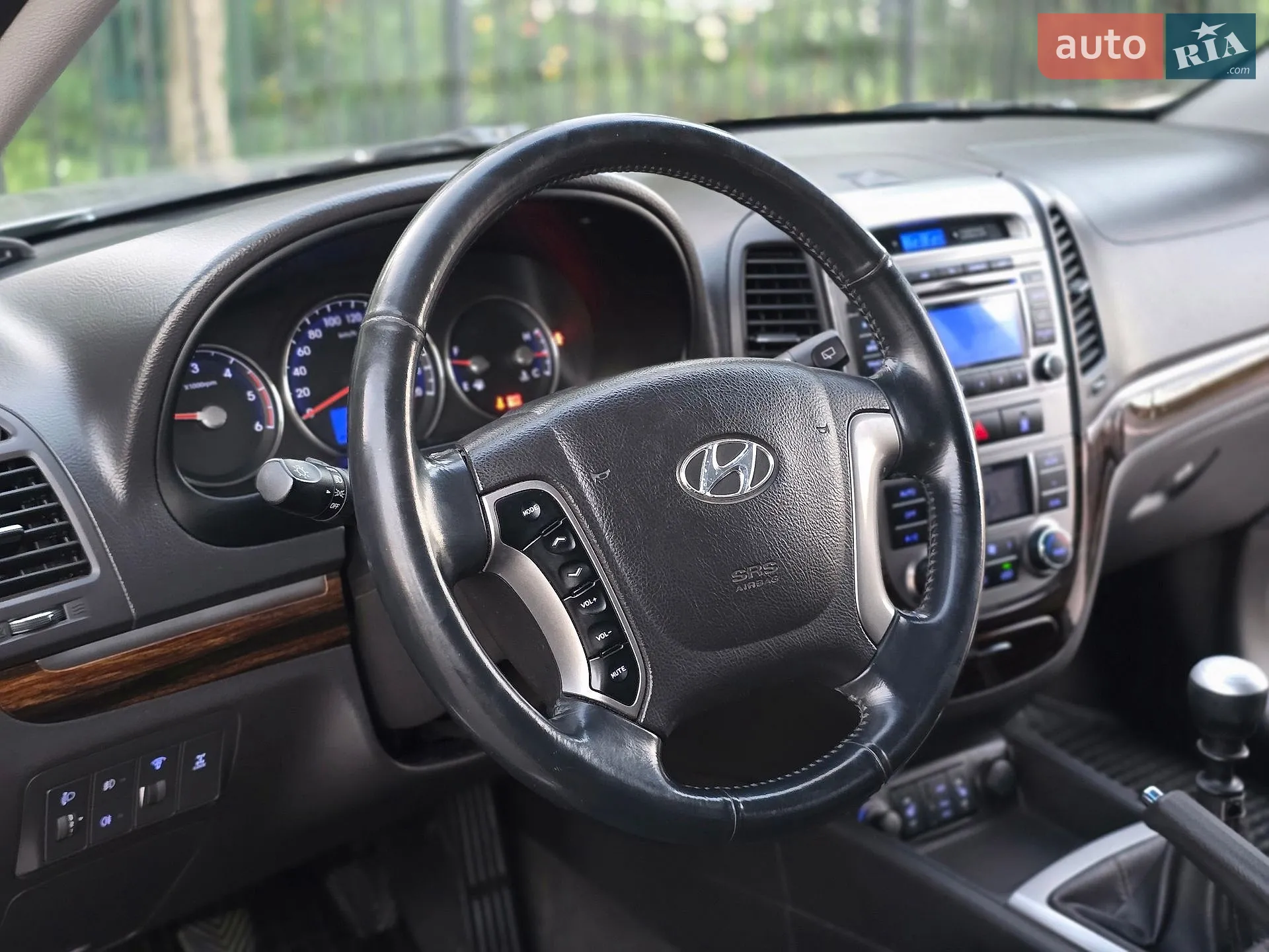 2010 Hyundai Santa Fe - мініатюра 23