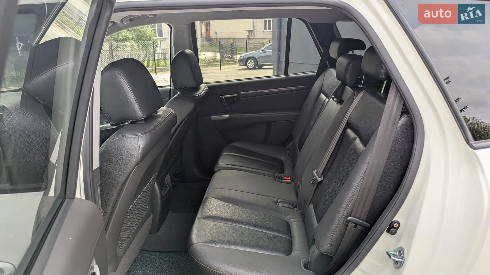 2011 Hyundai Santa Fe - мініатюра 29