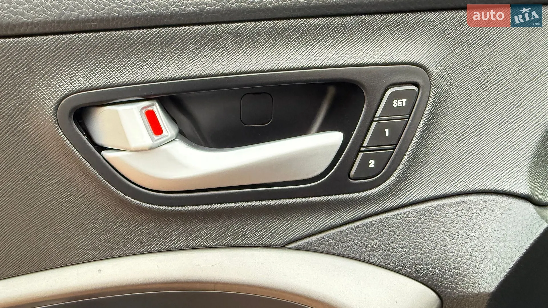 2016 Hyundai Santa Fe - мініатюра 28
