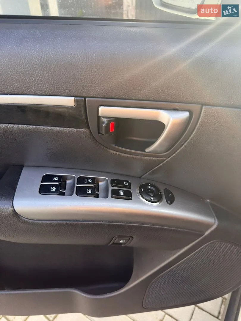 2011 Hyundai Santa Fe - мініатюра 31