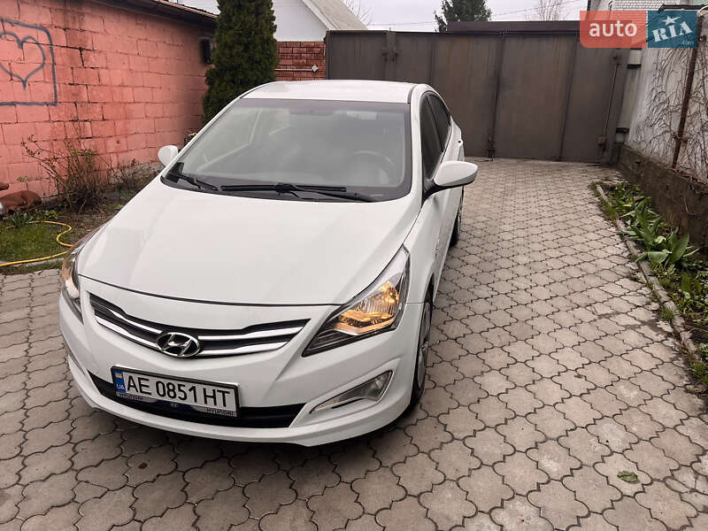 Седан Hyundai Solaris 2016 в Днепре