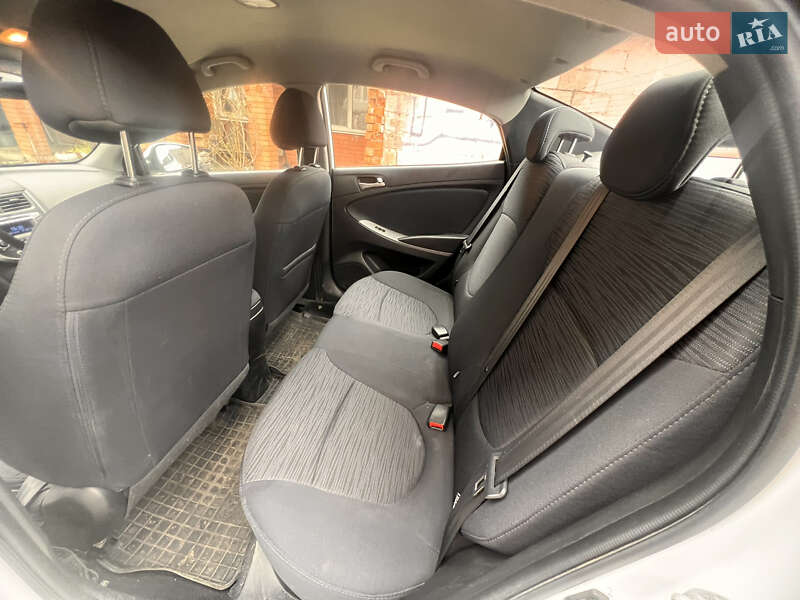 Седан Hyundai Solaris 2016 в Днепре