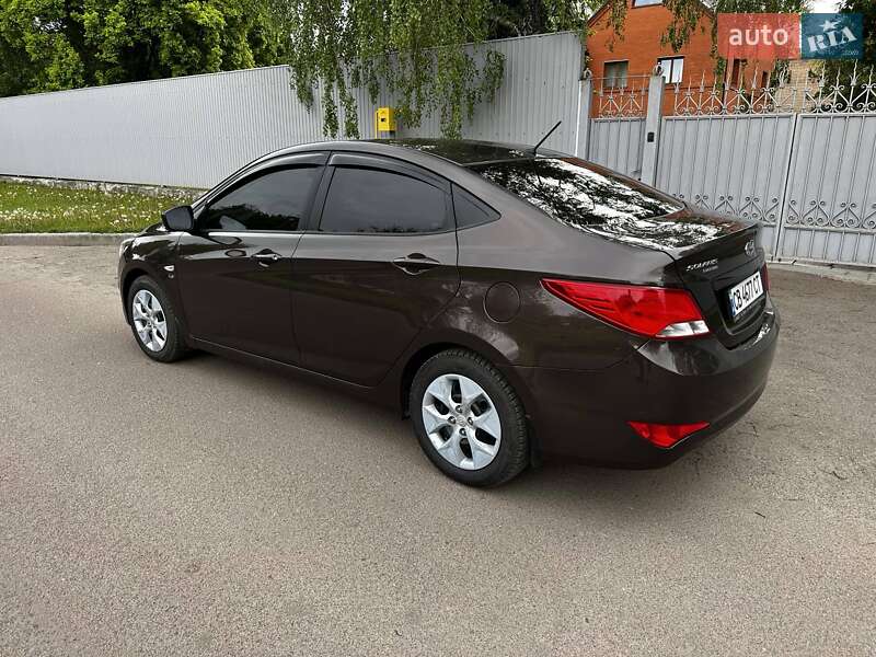 Седан Hyundai Solaris 2016 в Бобровице