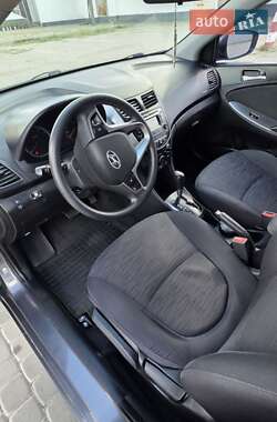 Седан Hyundai Solaris 2015 в 