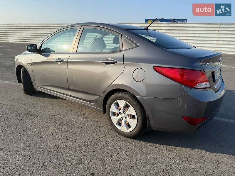 Седан Hyundai Solaris 2015 в Львове