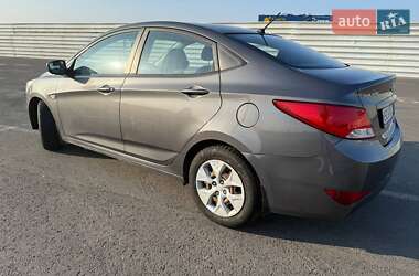 Седан Hyundai Solaris 2015 в 
