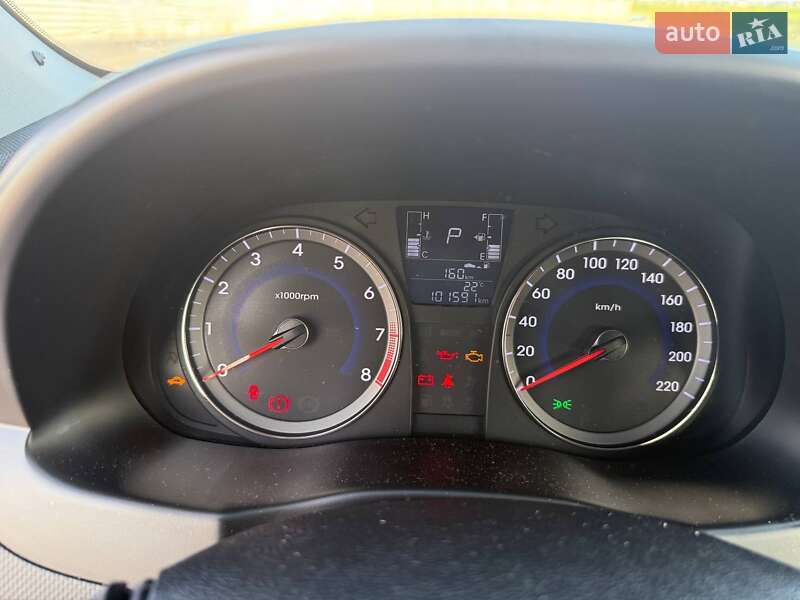 Седан Hyundai Solaris 2015 в Львове