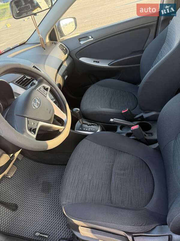 Седан Hyundai Solaris 2015 в Львове