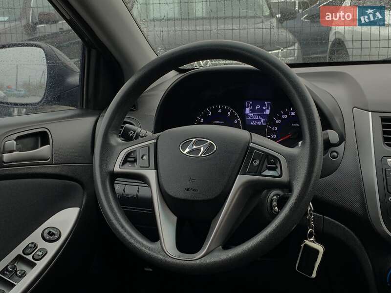 Седан Hyundai Solaris 2016 в Бердичеве