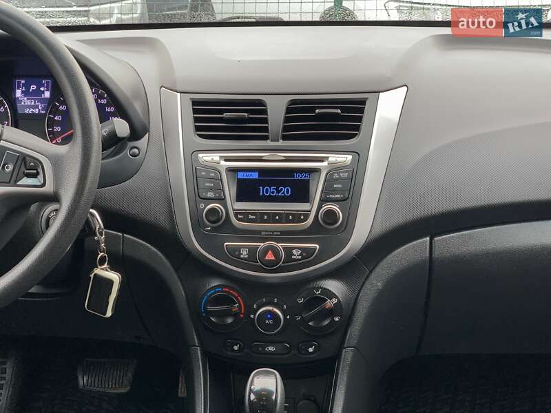 Седан Hyundai Solaris 2016 в Бердичеве