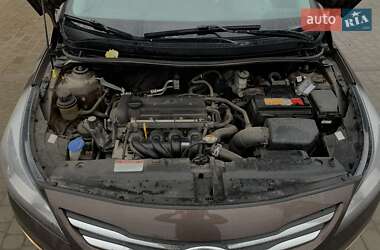 Седан Hyundai Solaris 2016 в 